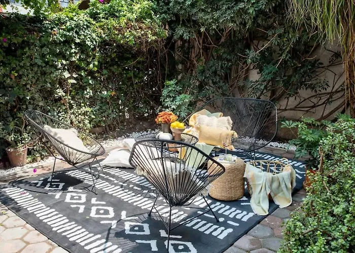 Combo Marrakesh House Kesh - Duplex, 2 Joint Houses.10br, 7.5 Bath, 22 Guest Holiday home