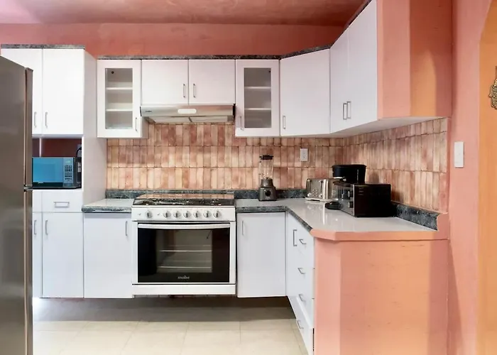 Combo Marrakesh House Kesh - Duplex, 2 Joint Houses.10br, 7.5 Bath, 22 Guest Holiday home