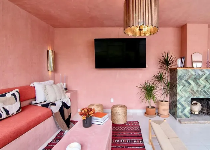 Combo Marrakesh House Kesh - Duplex, 2 Joint Houses.10br, 7.5 Bath, 22 Guest